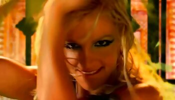 Un mari cocu regarde sa petite femme Lina Arian se sexy porno lesbienne faire percer