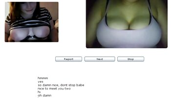 Moerelline Moore, une ado enchantée aux gros seins you porn lesbienne naturels, se fait ramoner le trou du cul