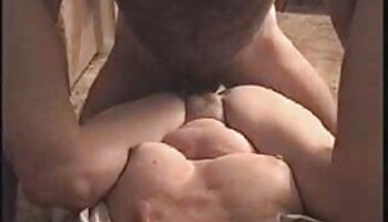 Euro slave pornos des vieilles femmes suce une grosse bite dans un pub