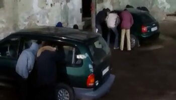 Casca Akashova video porno black lesbienne et Paisley Porter chevauchent la canne en bonbon du Père Noël