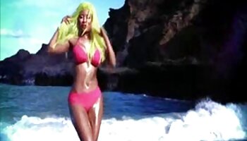 Chocolate Babe Eboni Lovemore a une énorme bite bourrée dans la bouche et la chatte jeanne delcourt porn