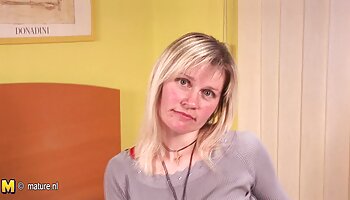 Brune avec de beaux pornos femmes enceintes gros seins